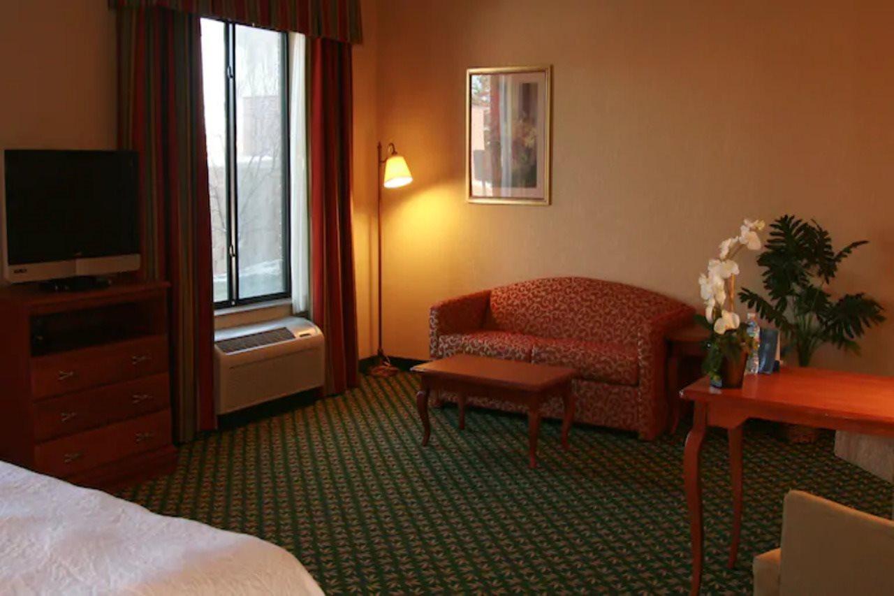 Newly Renovated Hampton Inn Omaha West Lakeside Екстер'єр фото