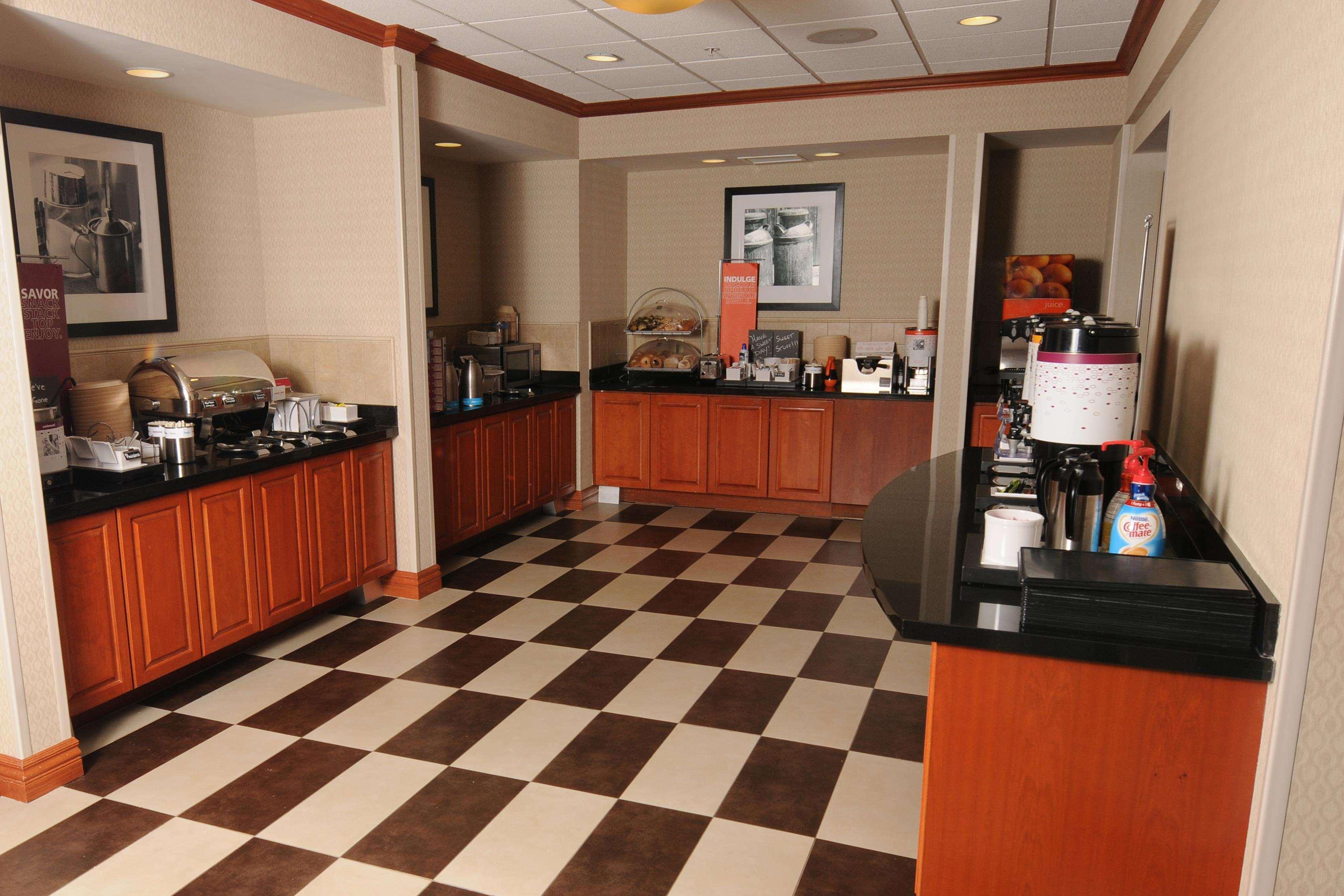 Newly Renovated Hampton Inn Omaha West Lakeside Екстер'єр фото