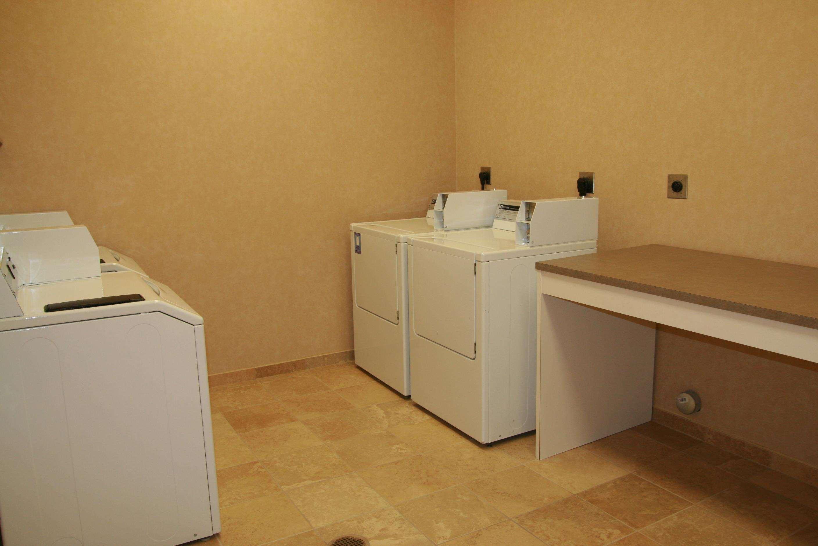 Newly Renovated Hampton Inn Omaha West Lakeside Екстер'єр фото