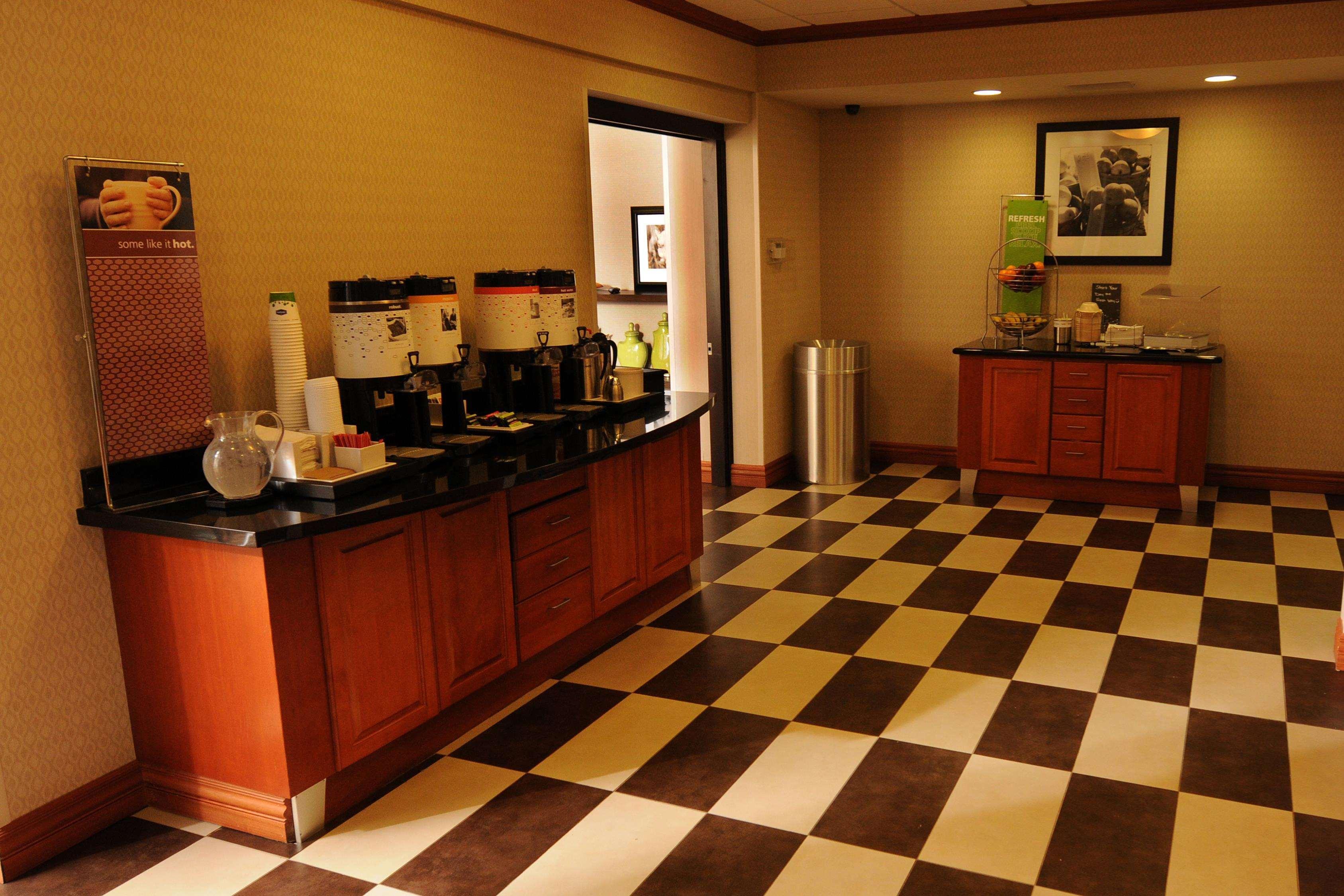 Newly Renovated Hampton Inn Omaha West Lakeside Екстер'єр фото