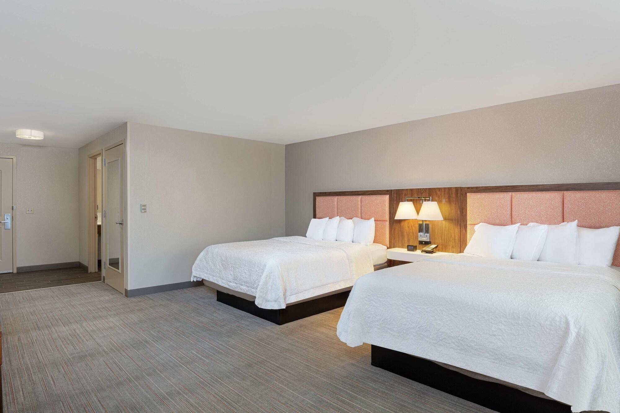 Newly Renovated Hampton Inn Omaha West Lakeside Екстер'єр фото
