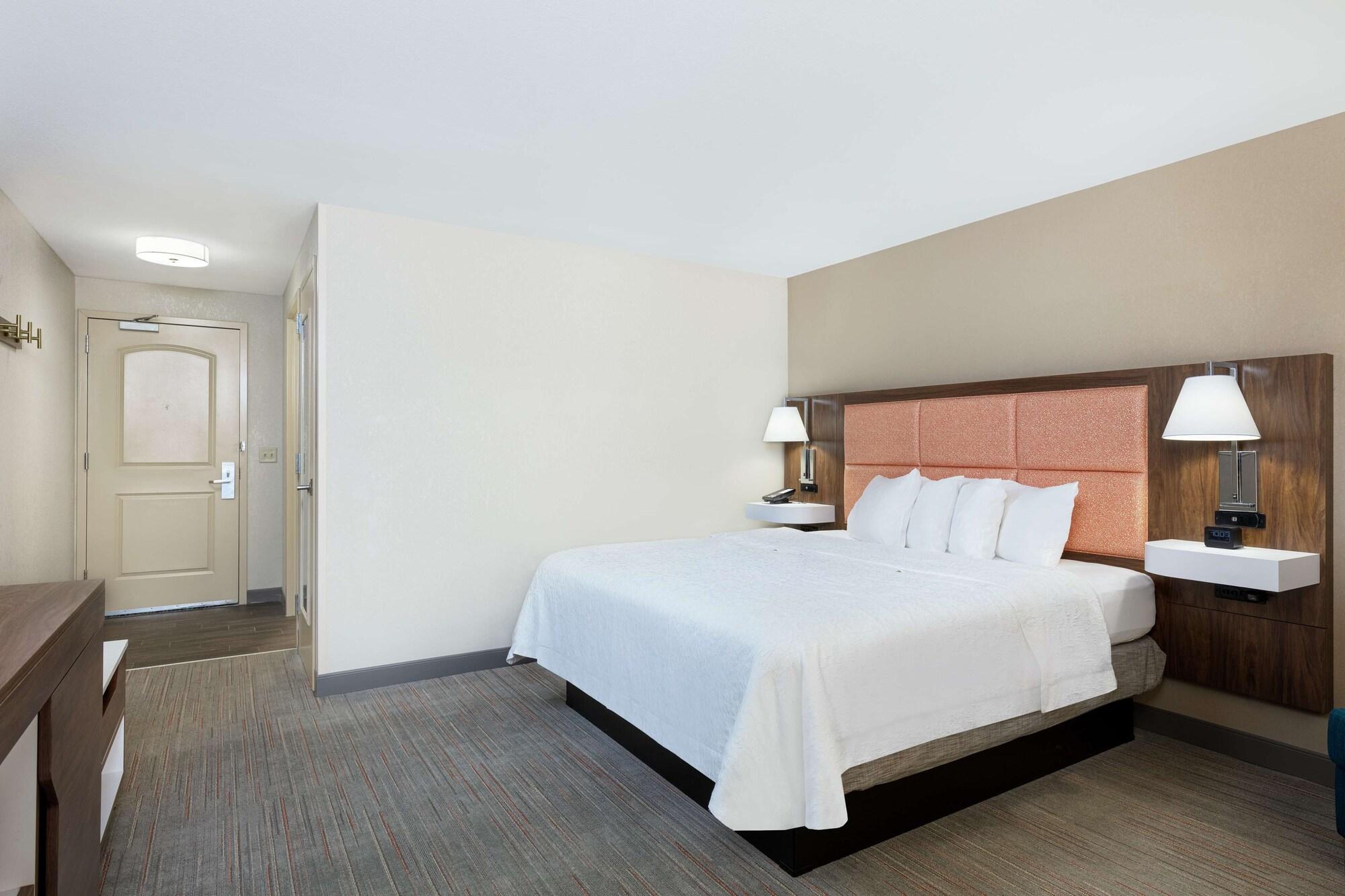 Newly Renovated Hampton Inn Omaha West Lakeside Екстер'єр фото