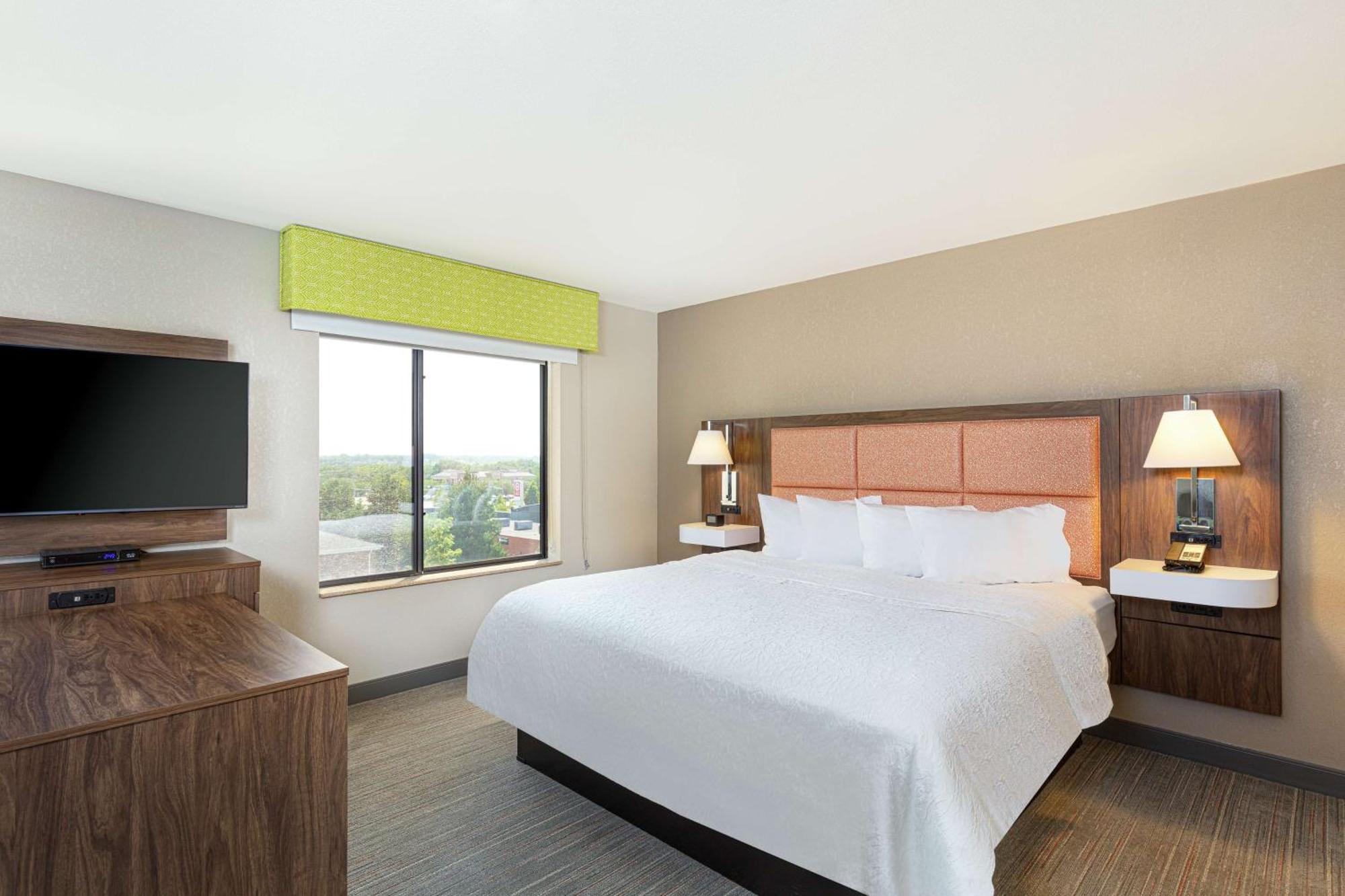 Newly Renovated Hampton Inn Omaha West Lakeside Екстер'єр фото
