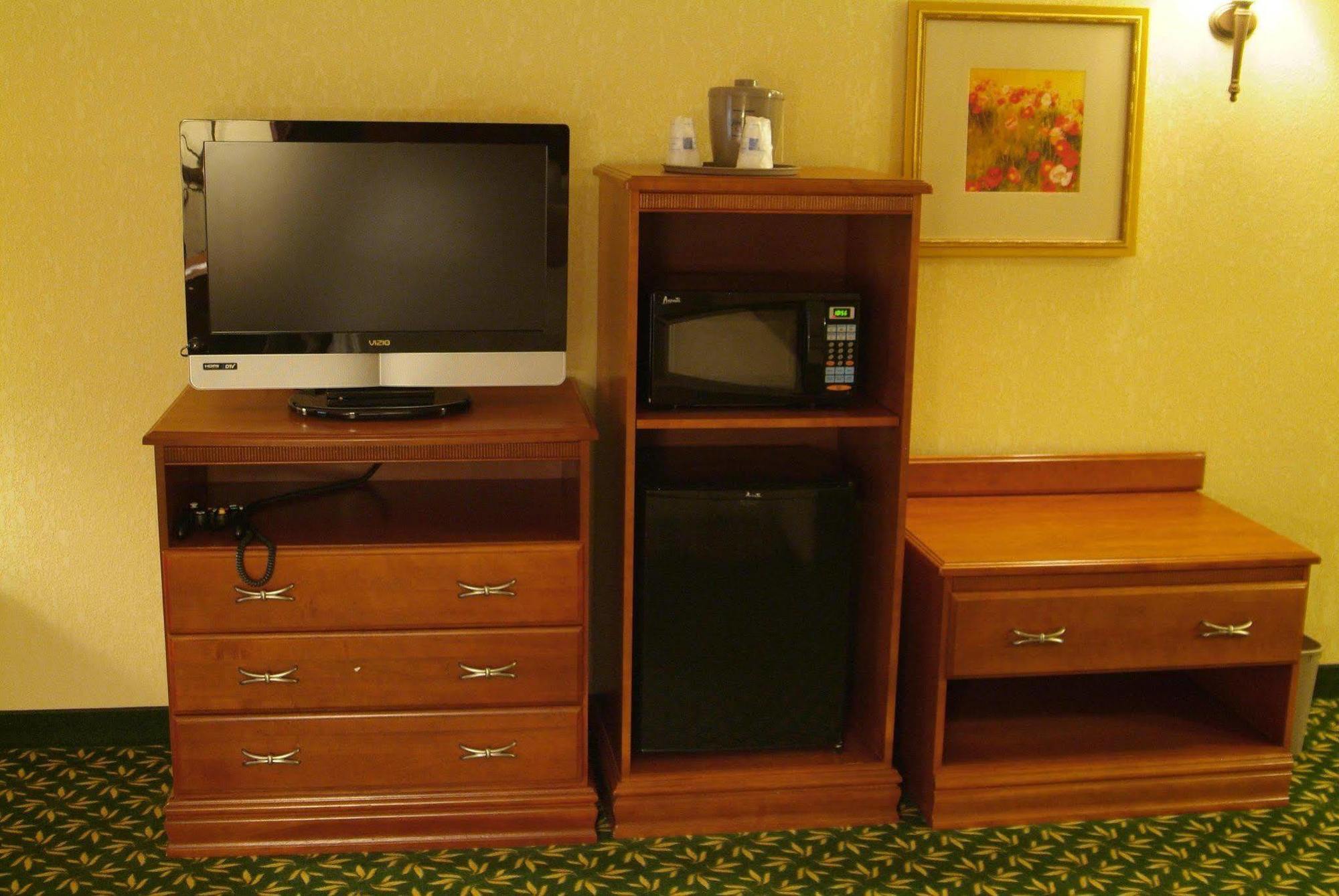 Newly Renovated Hampton Inn Omaha West Lakeside Номер фото